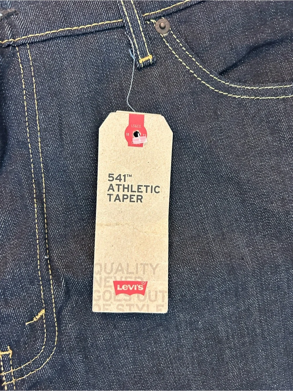 Levi’s 541 Athletic Taper Jeans Men’s 44x30 Dark Wash Stretch New With Tags